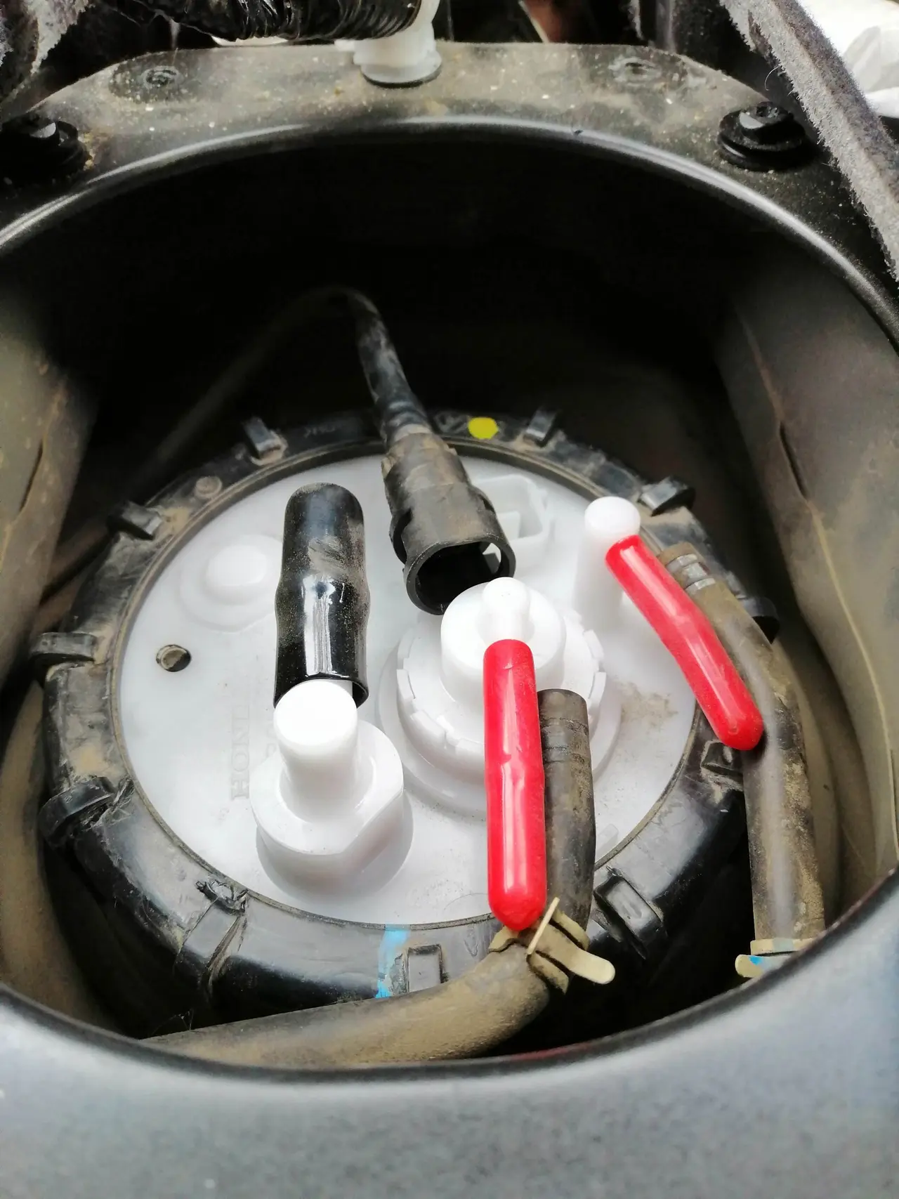 Honda vezel fuel filte