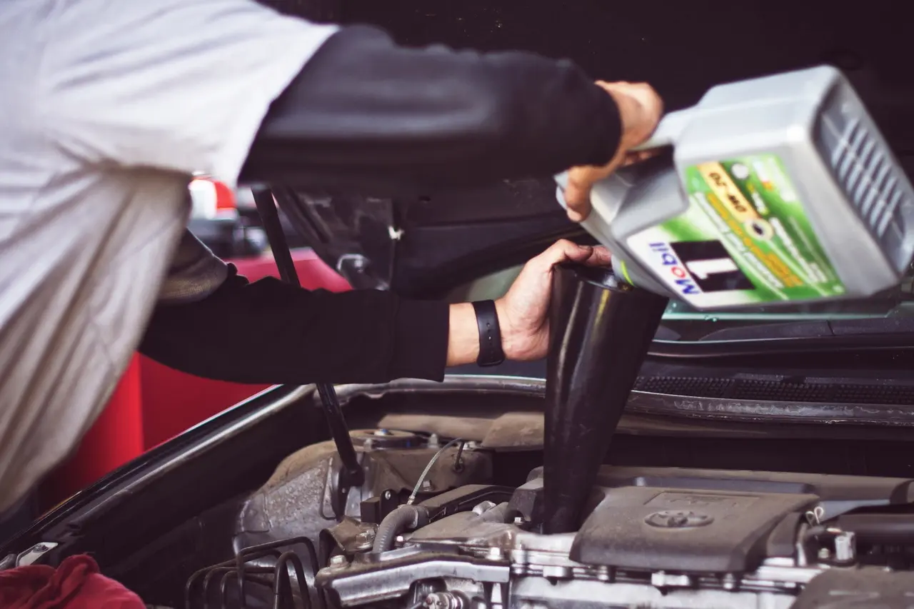 car oil change - fixmycarpk