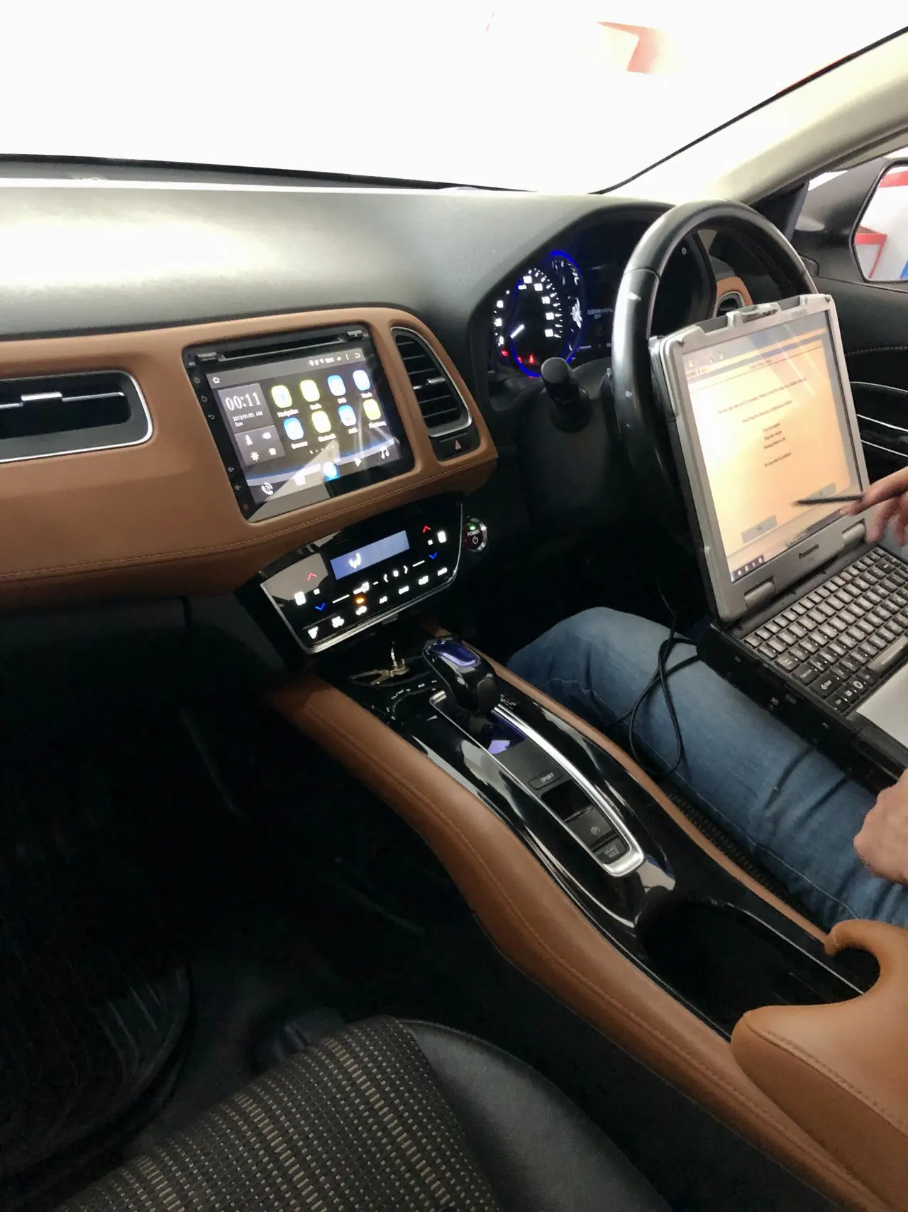honda vezel interior