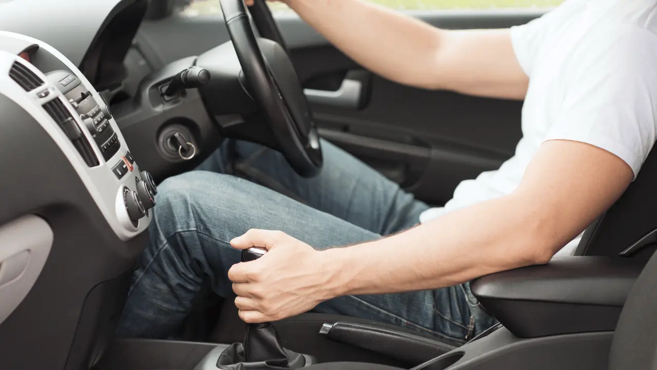 Manual Transmission Driving Techniques for Improved Fuel Efficiency