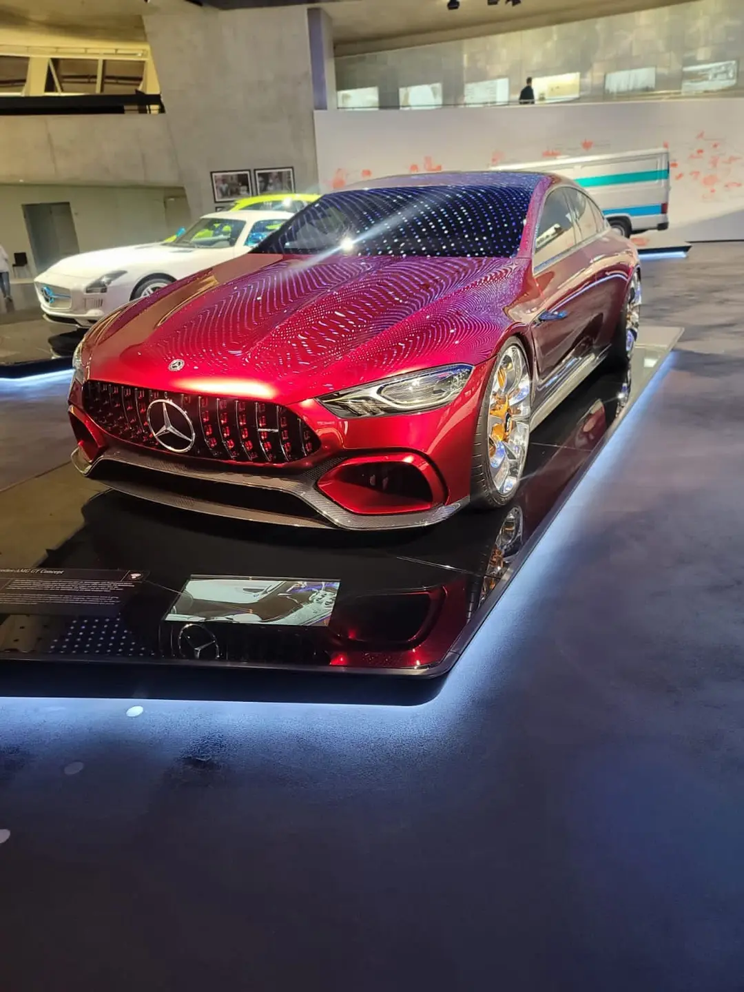 Mercedes EQS 