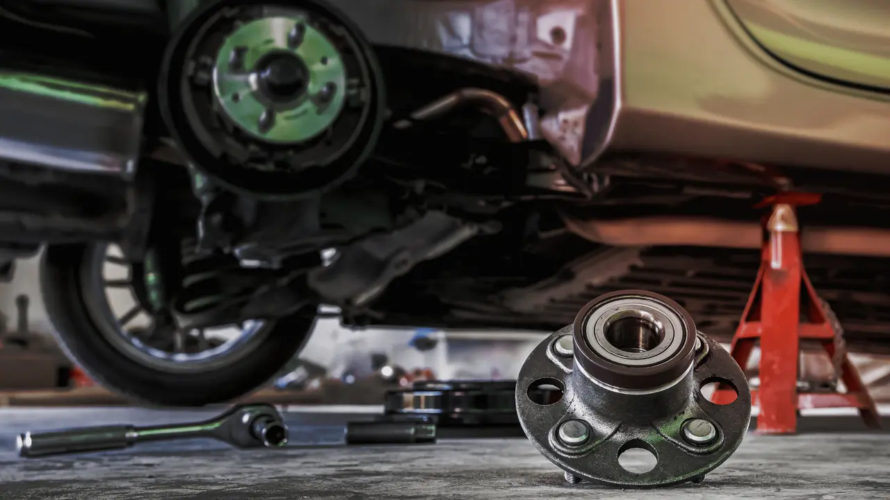 What is wheel bearing and types?