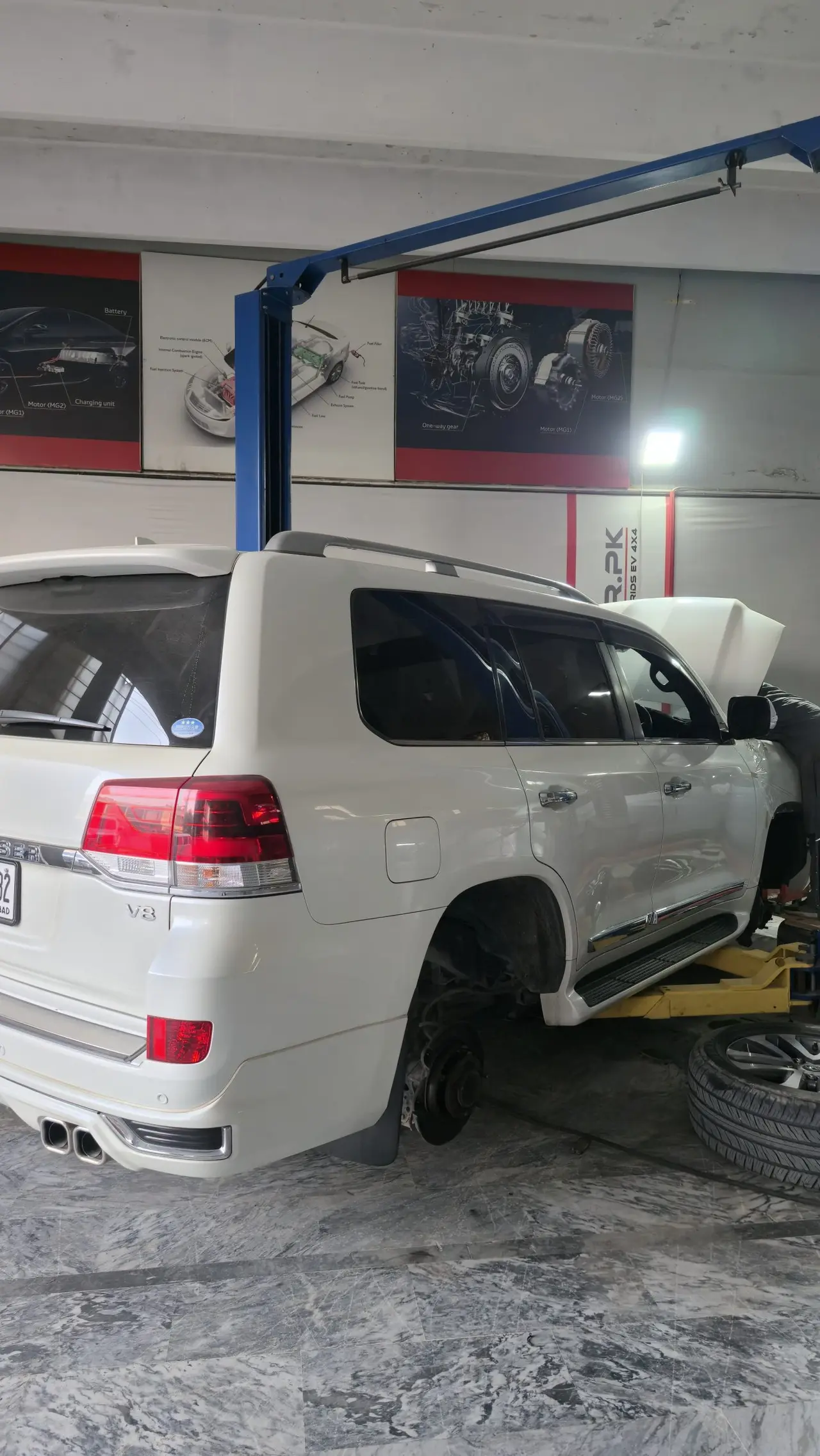 Land Cruiser V8 service in Islamabad