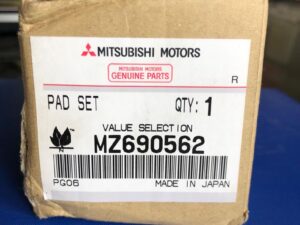 Mitsubishi Pajero Gdi Brake Pad Set Genuine